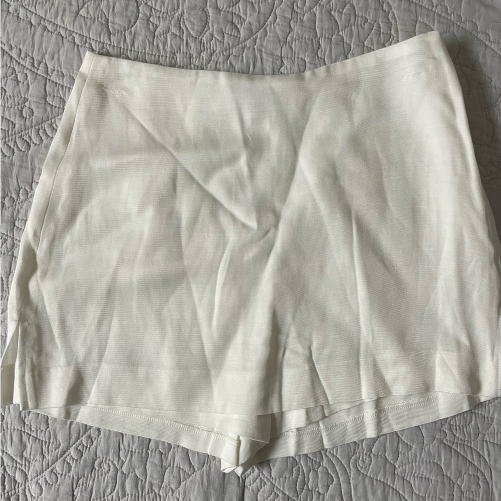 Editor Super High-Waisted Linen-Blend Mini Skort